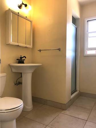 1BR/1BA Apartment on San Pablo Ave · Berkeley photo 3