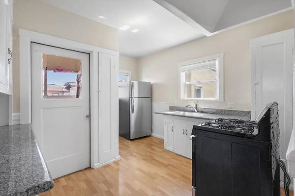 731 Central Ave Alameda, CA 94501 photo 2