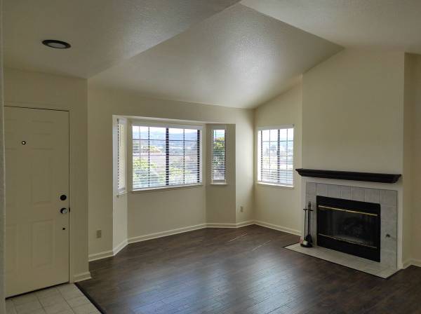 1BR/1BA Apartment · Capitola photo 2