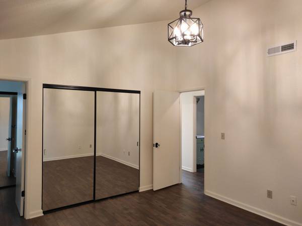 1BR/1BA Apartment · Capitola photo 4