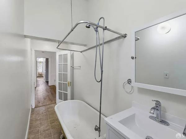 1BR/1BA Apartment · San Francisco photo 5
