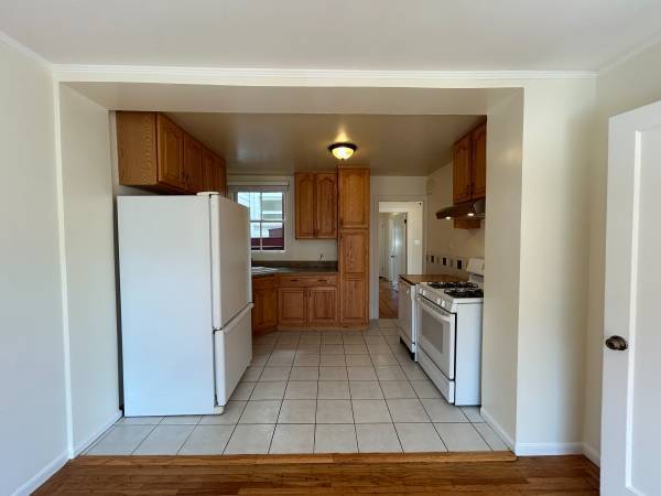 1BR/1BA Apartment · East Meadow photo 3