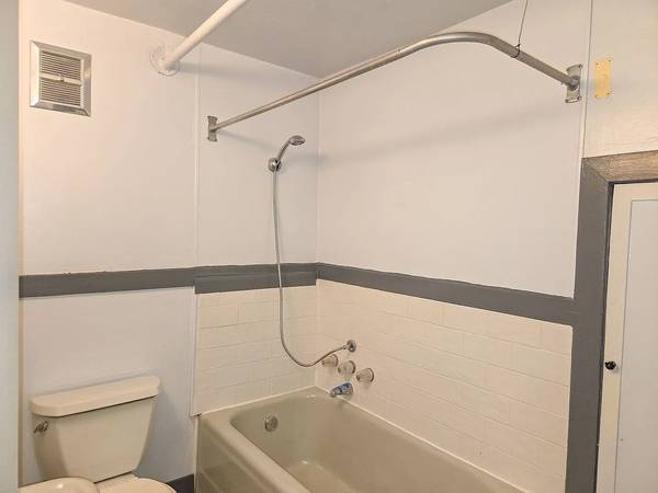 2BR/1BA Apartment · San Francisco photo 4