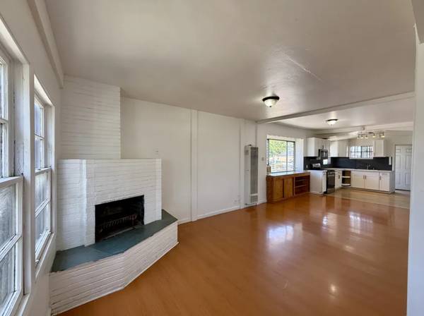 2BR/1BA Single Family House on 52nd Ave · Oakland photo 2