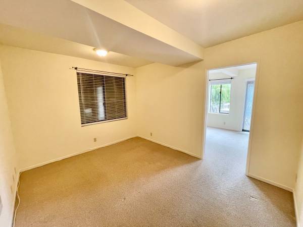 1BR/1BA Apartment · Oakland photo 2