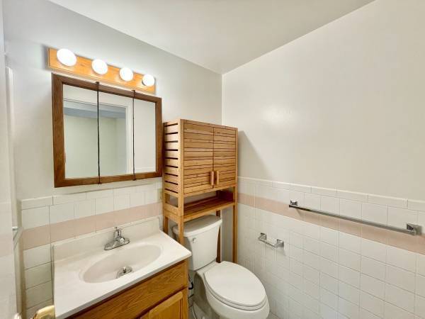 1BR/1BA Apartment · Oakland photo 5