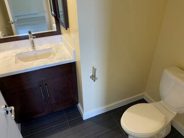 0BR/1BA Apartment · Oakland photo 5