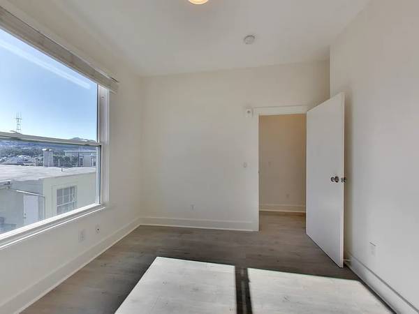 1BR/1BA Apartment · San Francisco photo 4