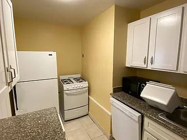 1BR/1BA Apartment · Oakland photo 5