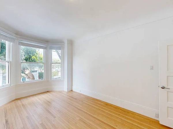 1BR/1BA Apartment · Oakland photo 4