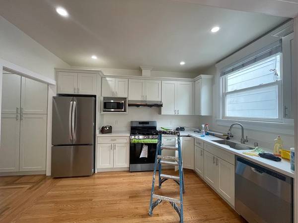 2BR/1BA Apartment · San Francisco photo 3