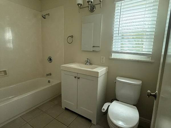 1BR/1BA Apartment on Humboldt St · Santa Rosa photo 2