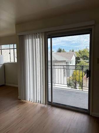 Apartments on Blake Street · Berkeley photo 5