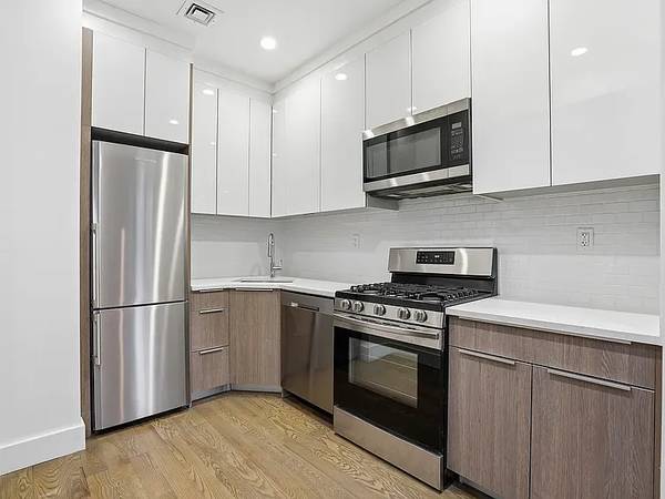 1BR/1BA Apartment · Belmont photo 3