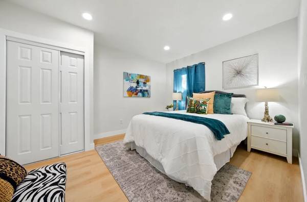 2BR/1BA In Law Adu on School St · Oakland photo 5