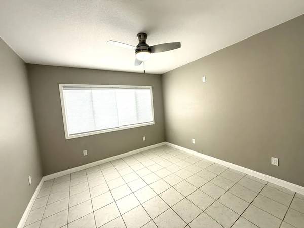 1BR/1BA Apartment · Oakland photo 2