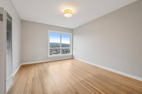 1BR/1BA Apartment · San Francisco photo 5