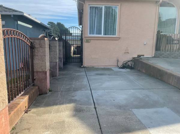 2BR/1BA Single Family House on Ellis Dr · Daly City photo 3