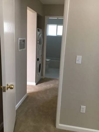 2BR/1BA Single Family House on Liberty St · El Cerrito photo 4