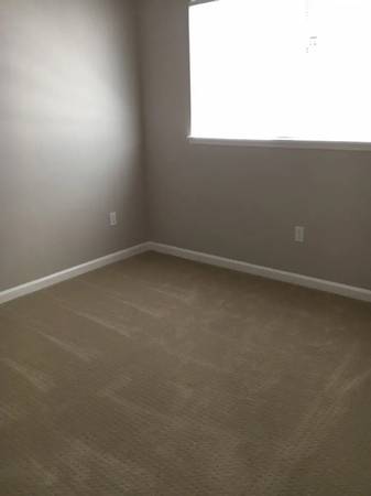 2BR/1BA Single Family House on Liberty St · El Cerrito photo 5
