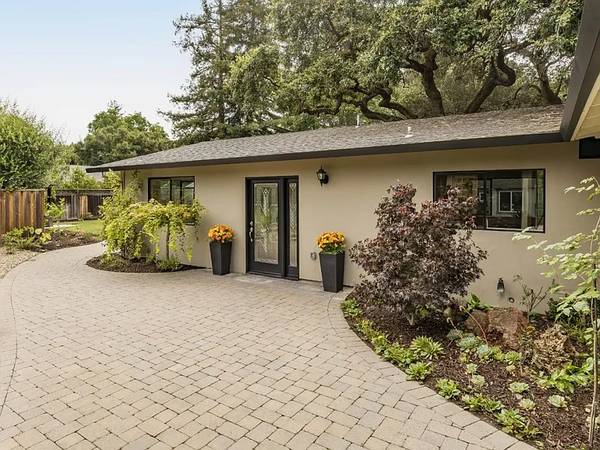 Charming 3BR/2BA Home with Large Yard in Palo Alto’s Barron Park photo 2
