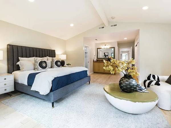 Charming 3BR/2BA Home with Large Yard in Palo Alto’s Barron Park photo 5
