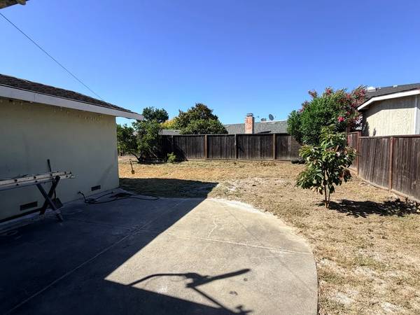 2 Bed (Both are Master-Suites) and 2.5 Bathrooms - Union City photo 3