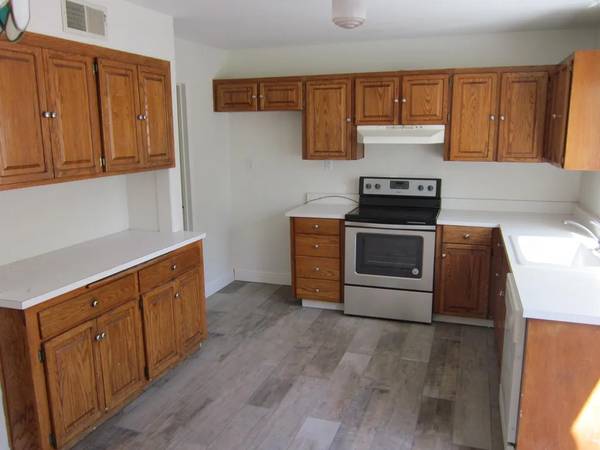 2BR/2BA Apartment on Hanna Ter · Fremont photo 2