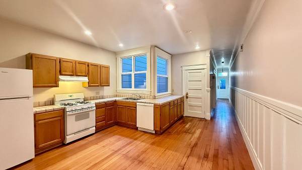 2BR/1BA Apartment · San Francisco photo 3