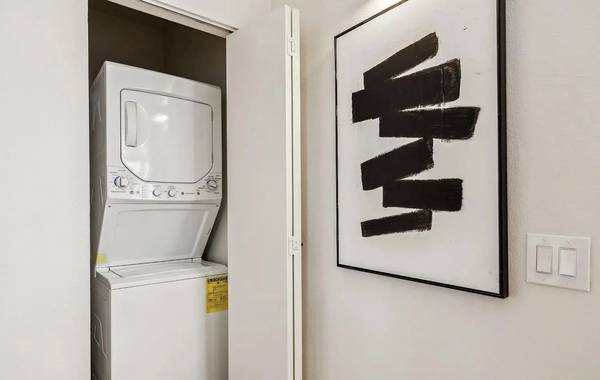 1BR/1BA Condo on Spear St Apt 303 · San Francisco photo 3