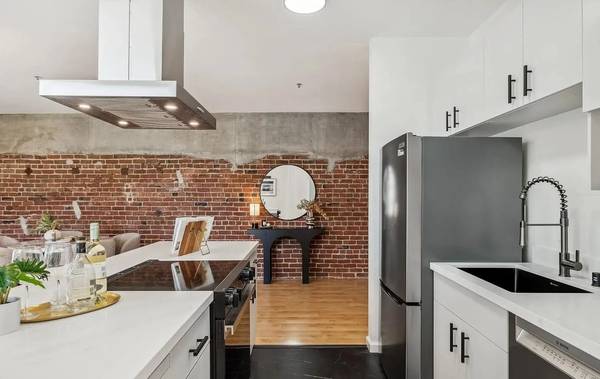 1BR/1BA Condo on Spear St Apt 303 · San Francisco photo 4