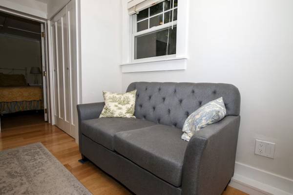 1BR/1BA Apartment · Menlo Park photo 4