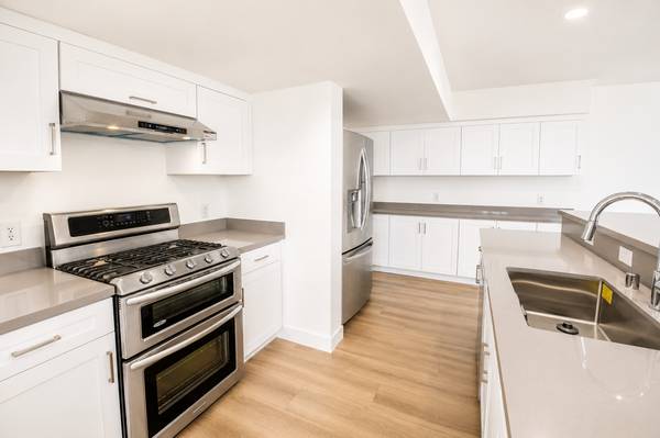 2BR/3BA Condo · San Francisco photo 4