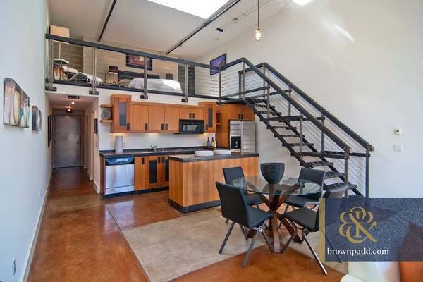 2BR/2BA Loft on Clarence Place · San Francisco photo 4