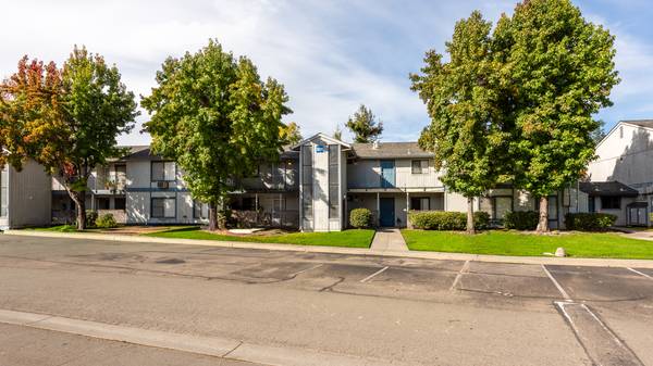 Creekside Village Apartments photo 3