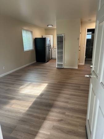 2BR/1BA Duplex on Laverne Avenue · Aptos photo 4