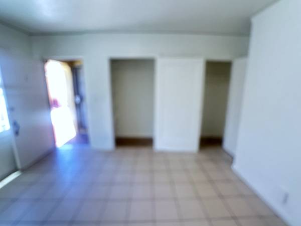 0BR/1BA Apartment · Oakland photo 2
