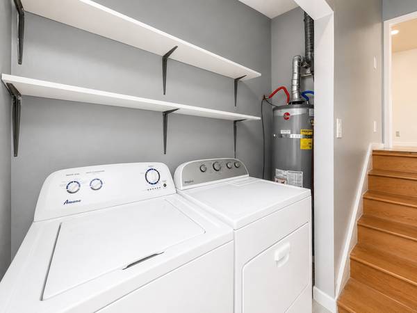 3BR/2BA Single Family House · Oakland photo 4