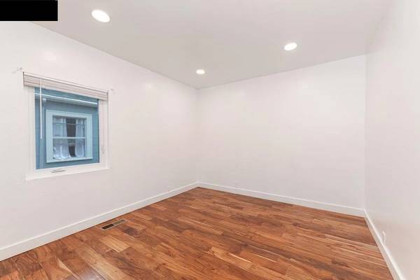 3BR/2BA Single Family House · Oakland photo 5