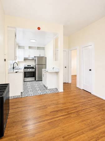 2BR/1BA Other · Oakland photo 3