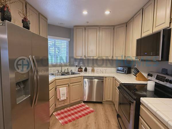 2BR/2BA Condo on Bridle Path Ln · Novato photo 2
