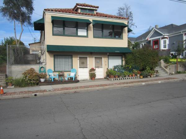 0BR/1BA Apartment · Port Costa photo 2
