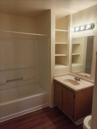 Apartments on Leland Lane · Pittsburg photo 3
