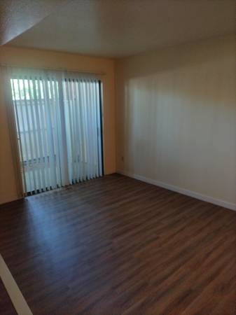 Apartments on Leland Lane · Pittsburg photo 5