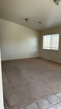 4BR/3BA Duplex on Westside Blvd · Hollister photo 3