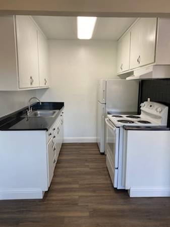 Apartments on Fremont Blvd. · Fremont photo 5