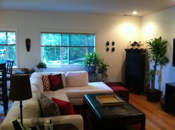 2BR/2BA Apartment · Oakland photo 2