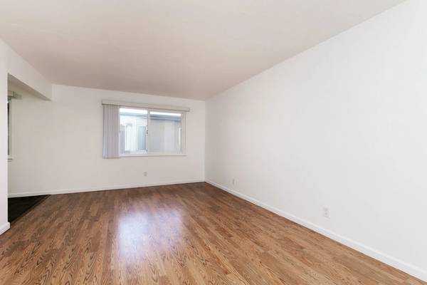 1BR/1BA Apartment on Staten Ave Apt J · Oakland photo 4