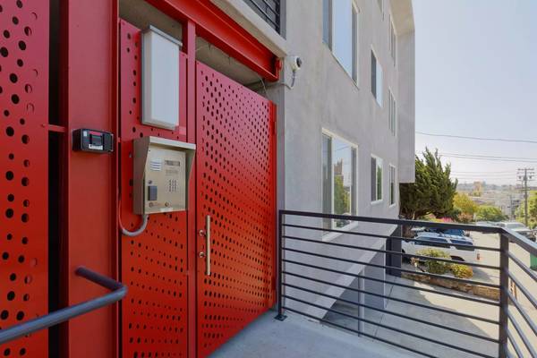1BR/1BA Apartment on Staten Ave Apt J · Oakland photo 5