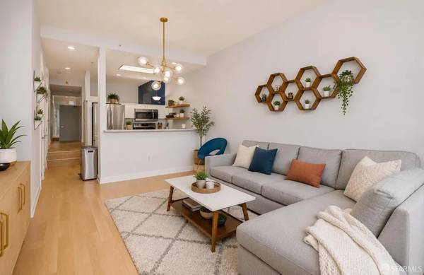 220 Lombard St San Francisco, CA 94111 photo 3